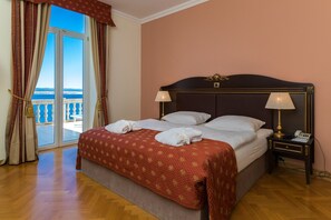 Superior Double Room, Sea View | Hypo-allergenic bedding, minibar, in-room safe, desk - Hotel Kvarner Palace (Crikvenica)