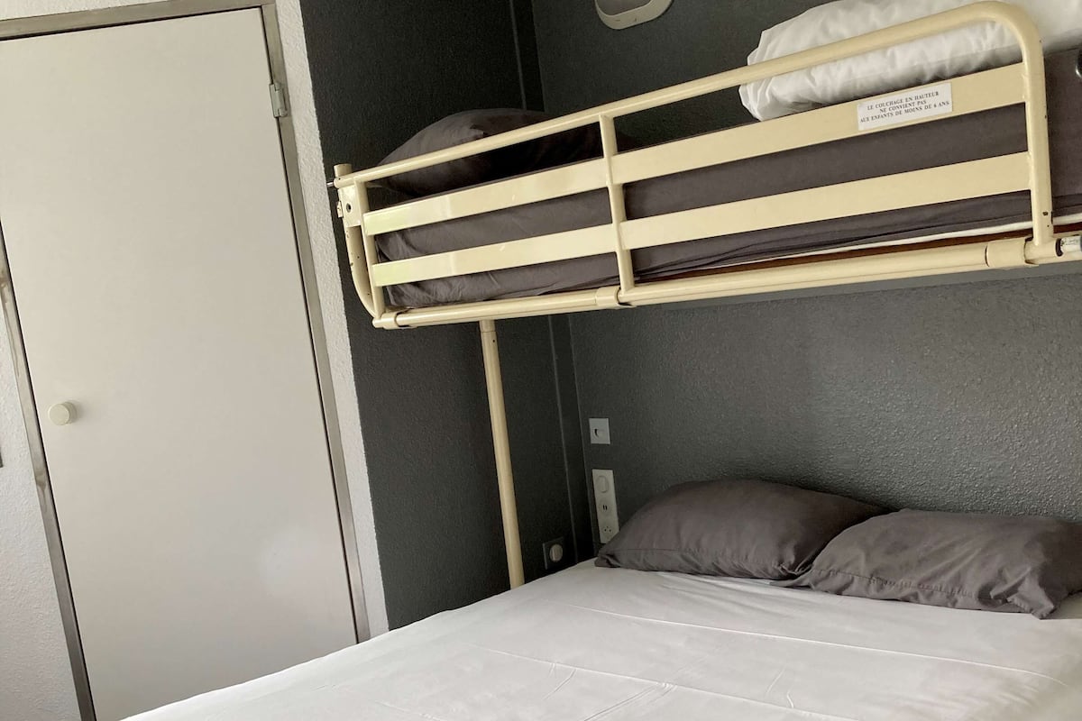 Standard Room, Multiple Beds (1 Double and 1 Single bed)
