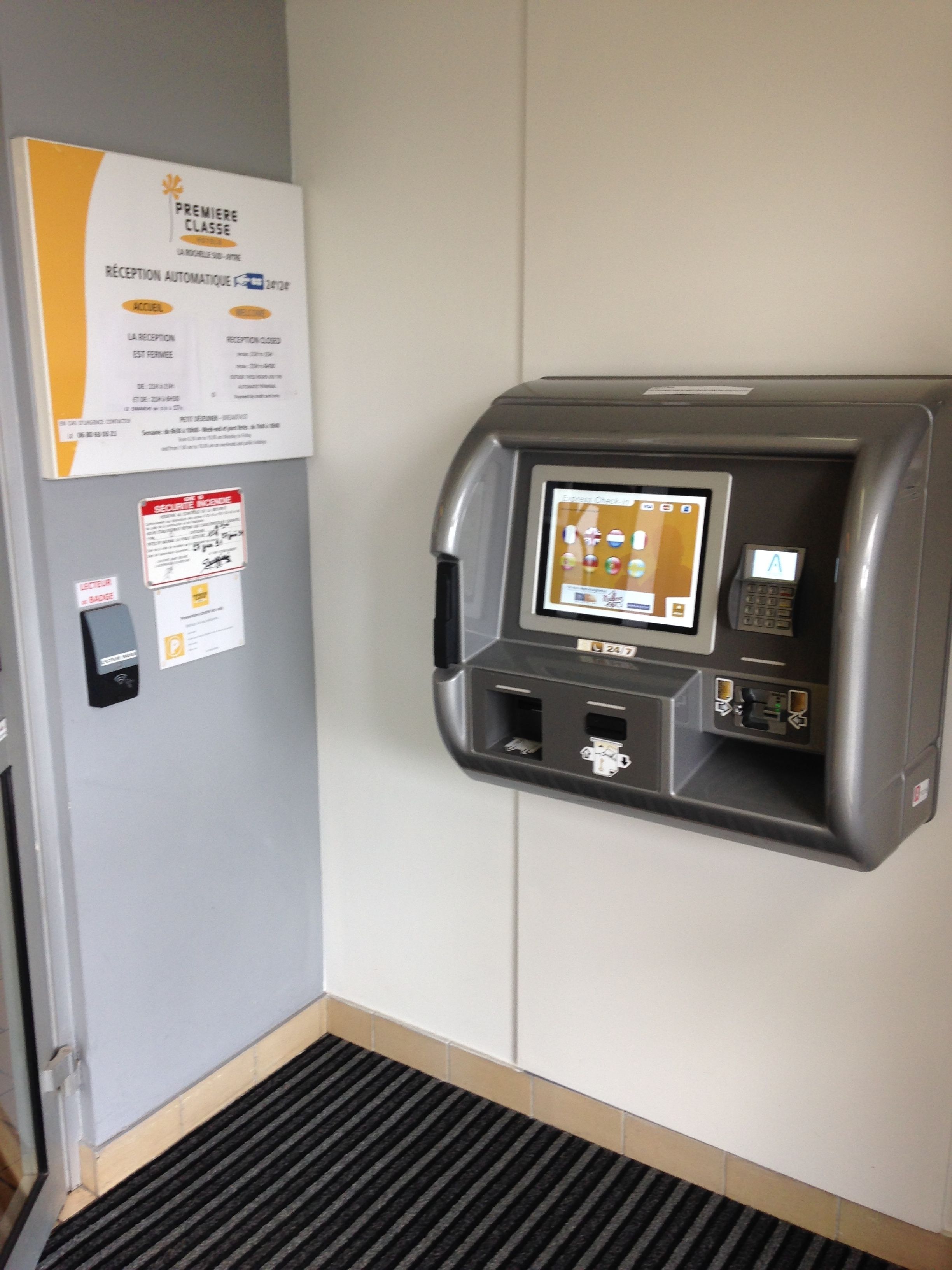 Mostrador para check-in y check-out