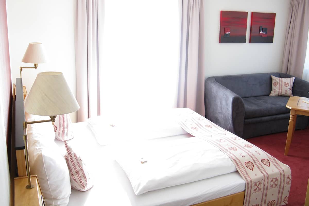 Deluxe Double Room, Balcony | Premium bedding, minibar, in-room safe, desk