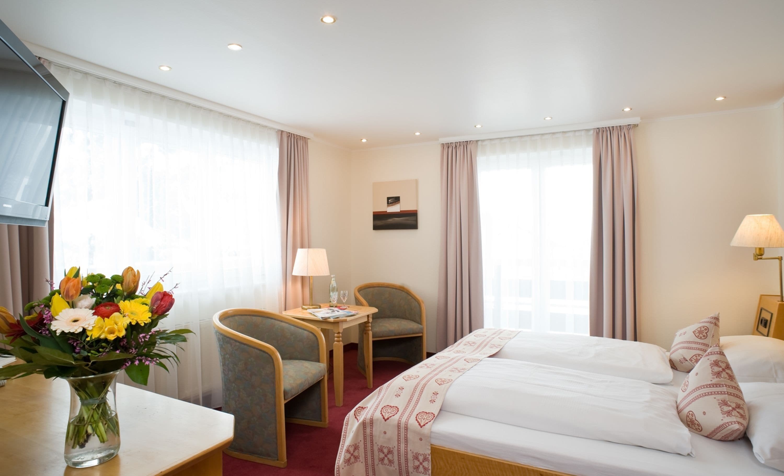 premium bedding, minibar, in-room safe, desk