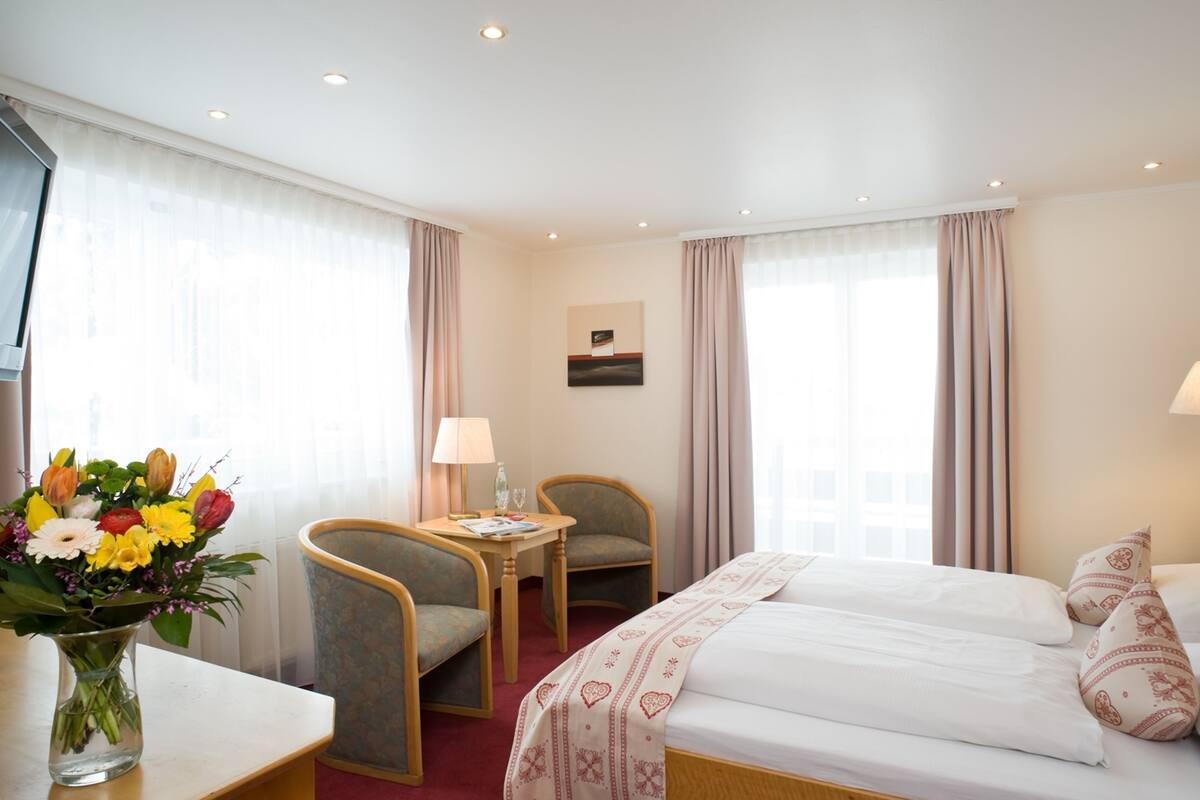 premium bedding, minibar, in-room safe, desk