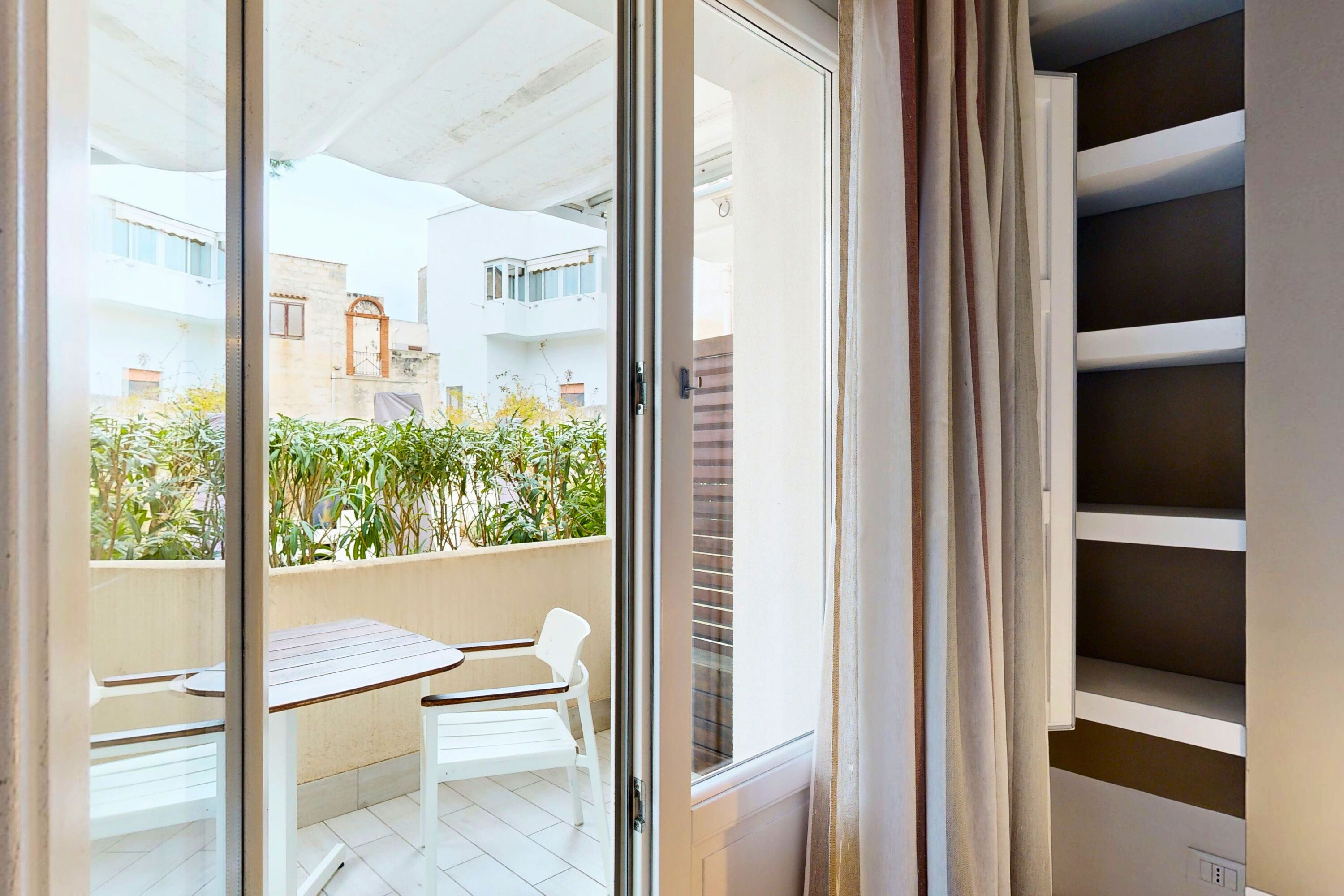 camera superior con balcone | balcony