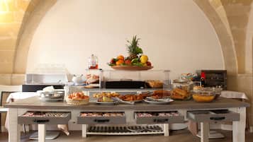 Tägliches Frühstück gegen Gebühr