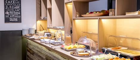 Tägliches kontinentales Frühstück (19.5 EUR pro Person)