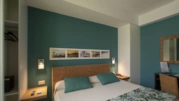 Quarto casal ou duplo clássico | Frigobar, cofres nos quartos, escrivaninha, quartos à prova de som