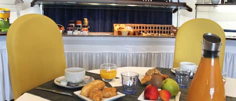 Daily buffet breakfast (EUR 13 per person)