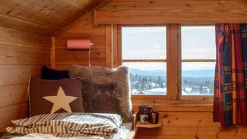 1 habitación, decoración personalizada y muebles diferentes