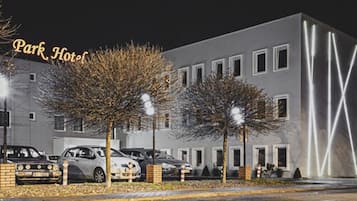 Façade de lâhĂ©bergement - soirĂ©e/nuit