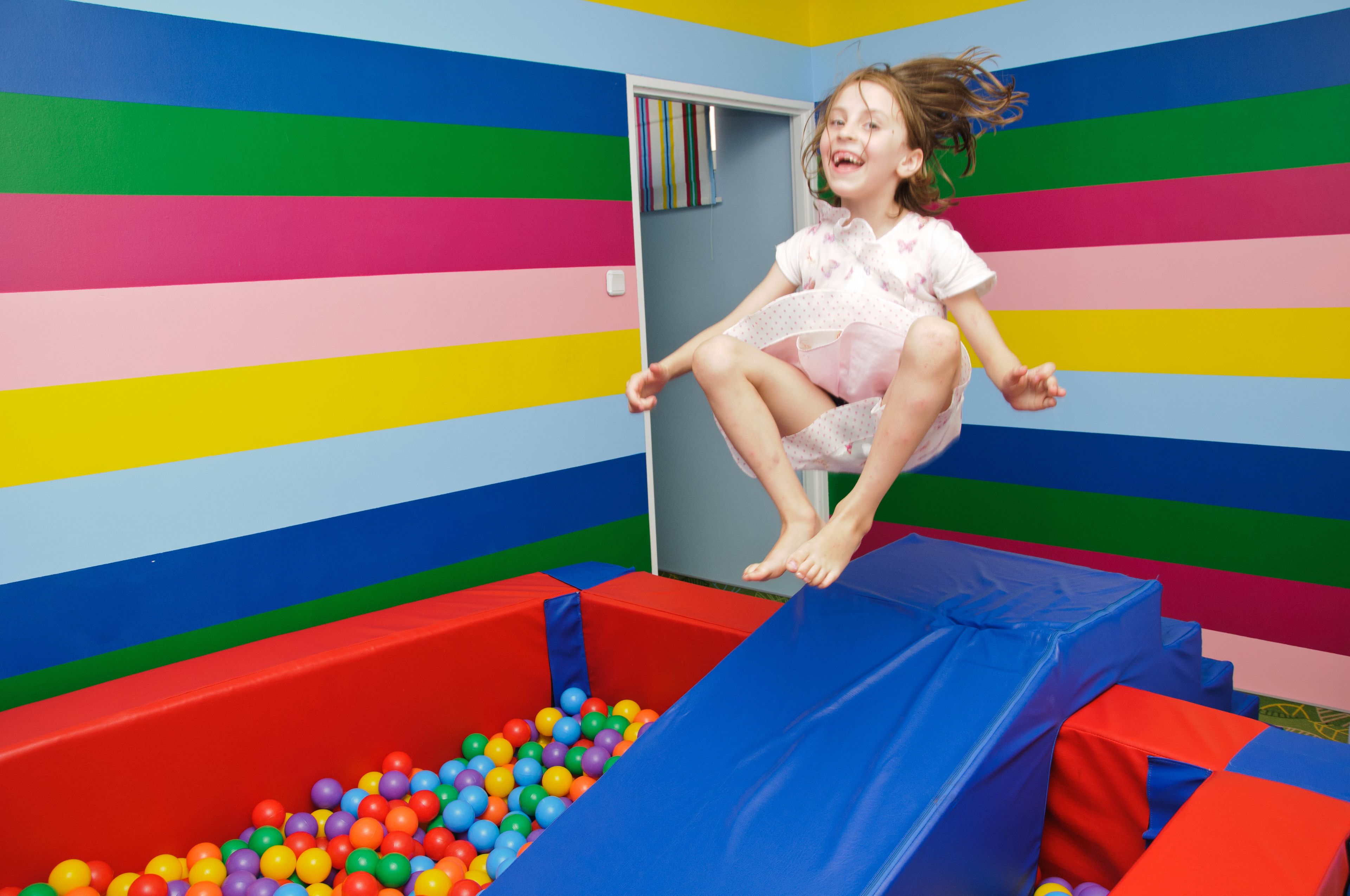 子供用の遊び場 - 屋内