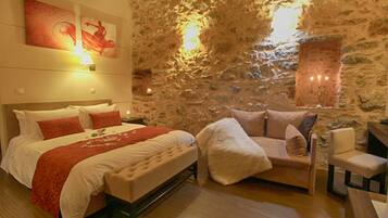 Luxury Suite, Garden Area | Egyptian cotton sheets, premium bedding, pillow-top beds, minibar