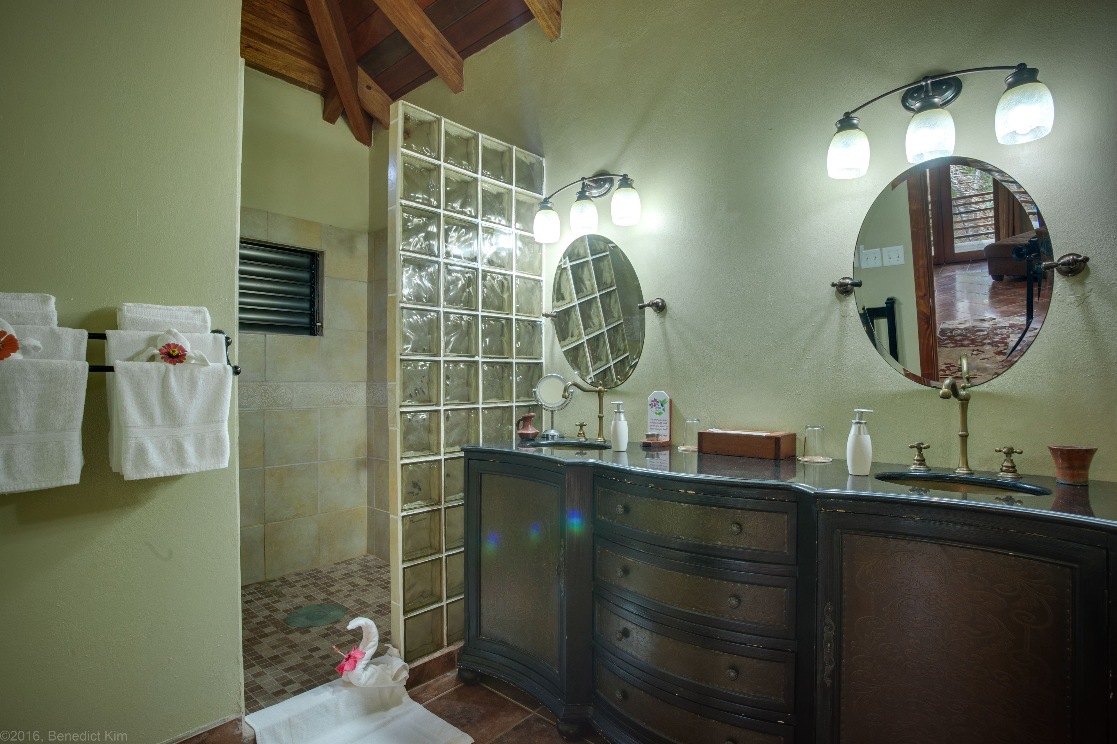 studio suite, river view | bathroom | shower, eco-friendly toiletries, hair dryer, bathrobes