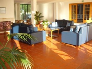 Lobby sitting area - Imperador (Estremoz)