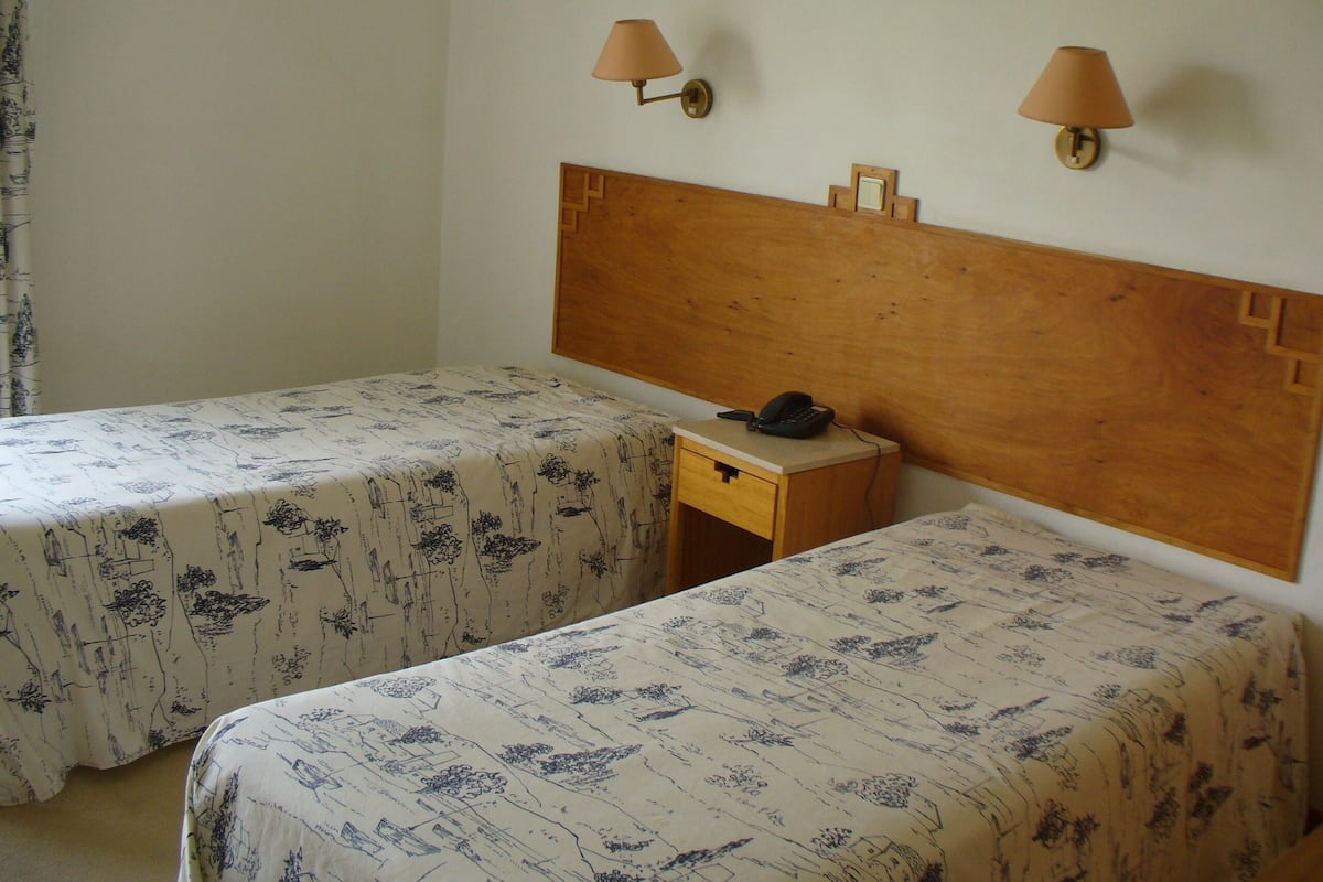 Een kluis op de kamer, gratis wifi, beddengoed, rolstoeltoegankelijk