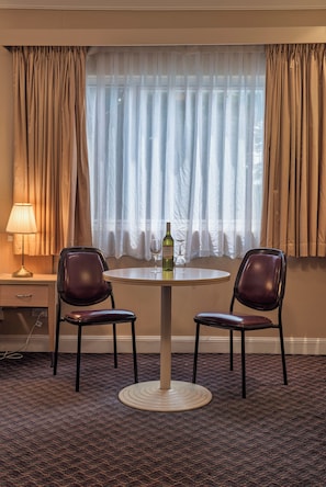 Queen Spa Suite | Courtyard view