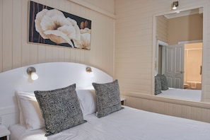 Suite Standard, 2 chambres | Literie de qualité supérieure, articles gratuits dans le mini-bar