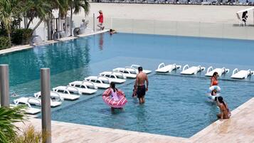 Outdoor pool, pool loungers