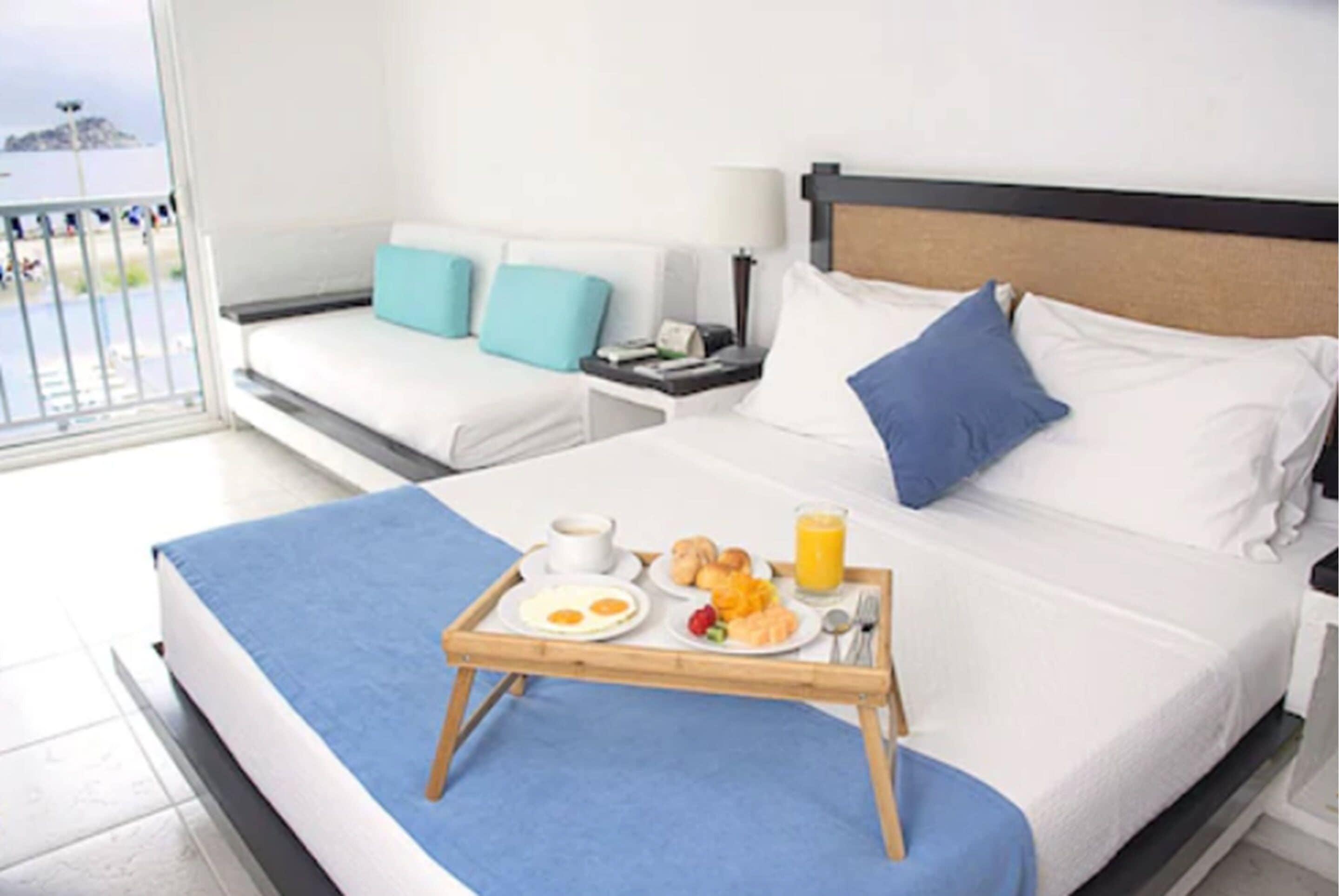 superior room, 1 double bed | minibar, in-room safe, desk, soundproofing