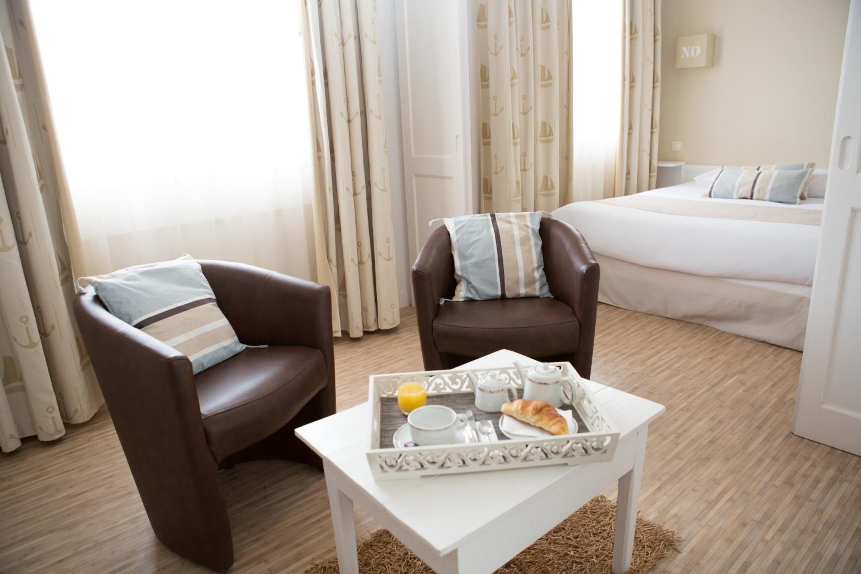 select comfort beds, desk, blackout curtains, soundproofing