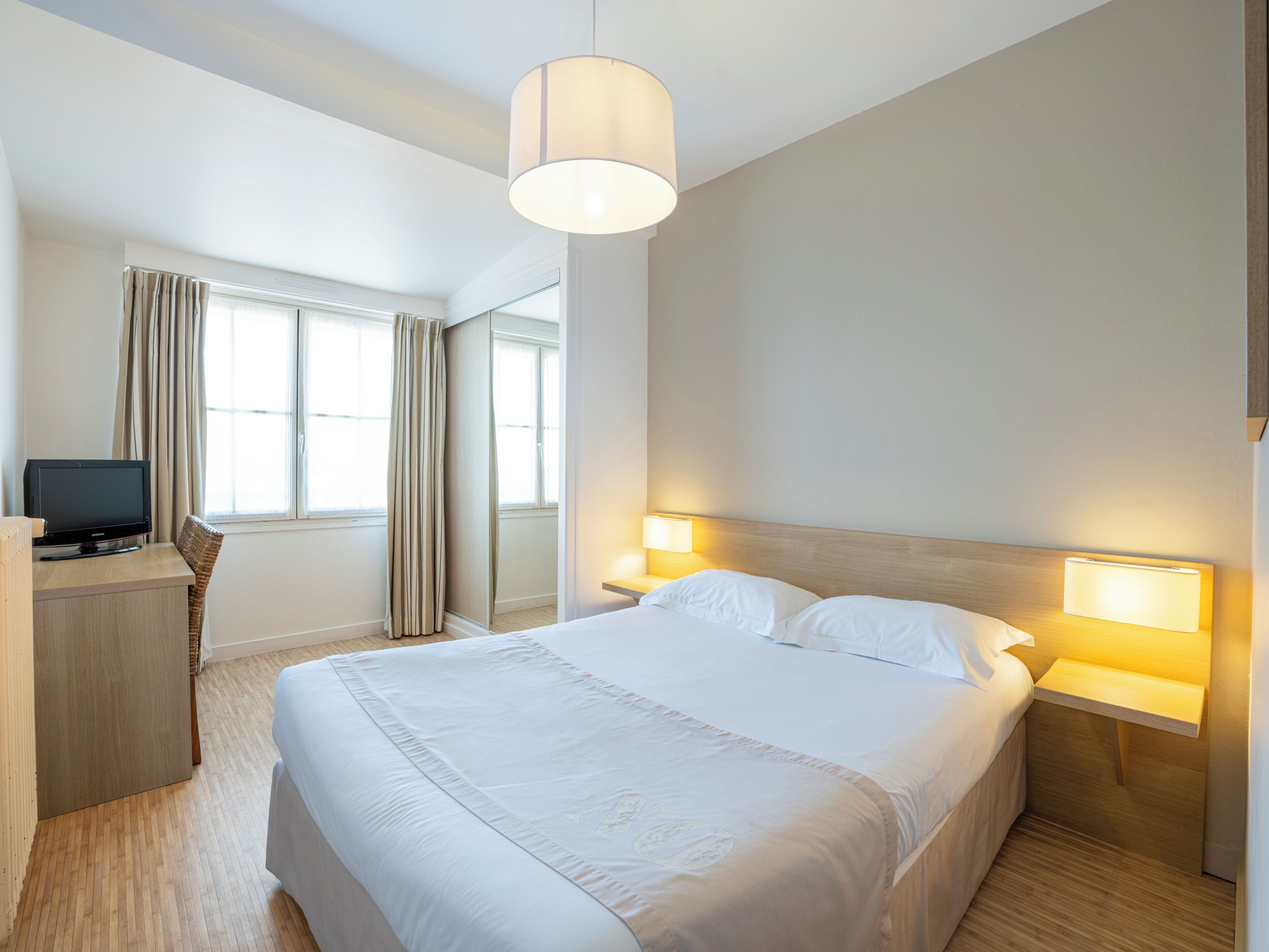 標準雙人房 | Select Comfort 床墊、書桌、遮光布/窗簾、隔音