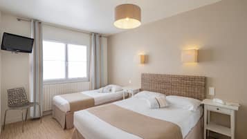 Triple Room | Katil Select Comfort, meja, langsir/tirai gelap terus, kalis bunyi