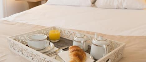 Select Comfort 床、办公桌、遮光窗帘、隔音