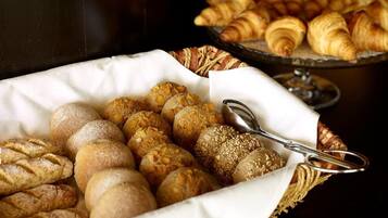 Colazione a buffet inclusa, servita tutte le mattine