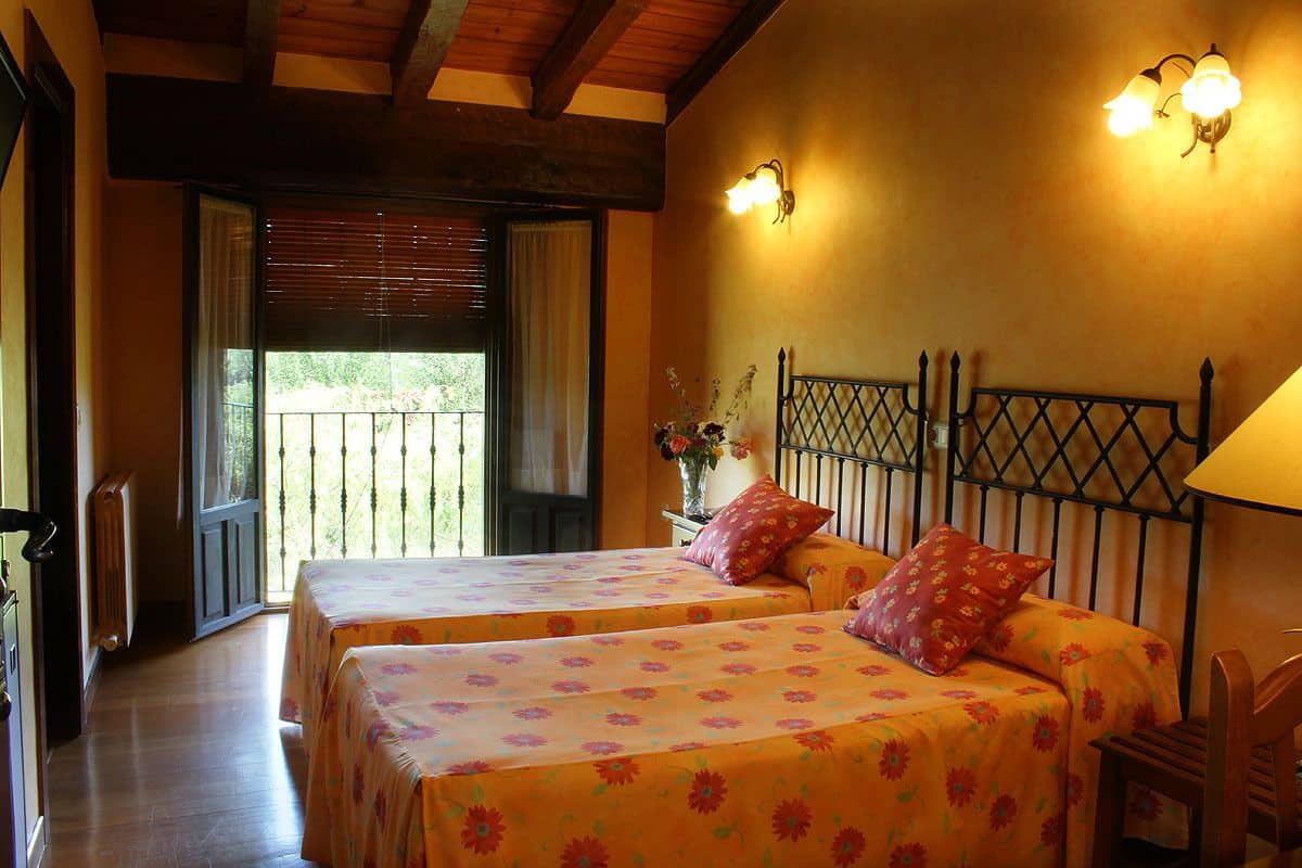 double room | 1 bedroom, minibar, in-room safe, desk