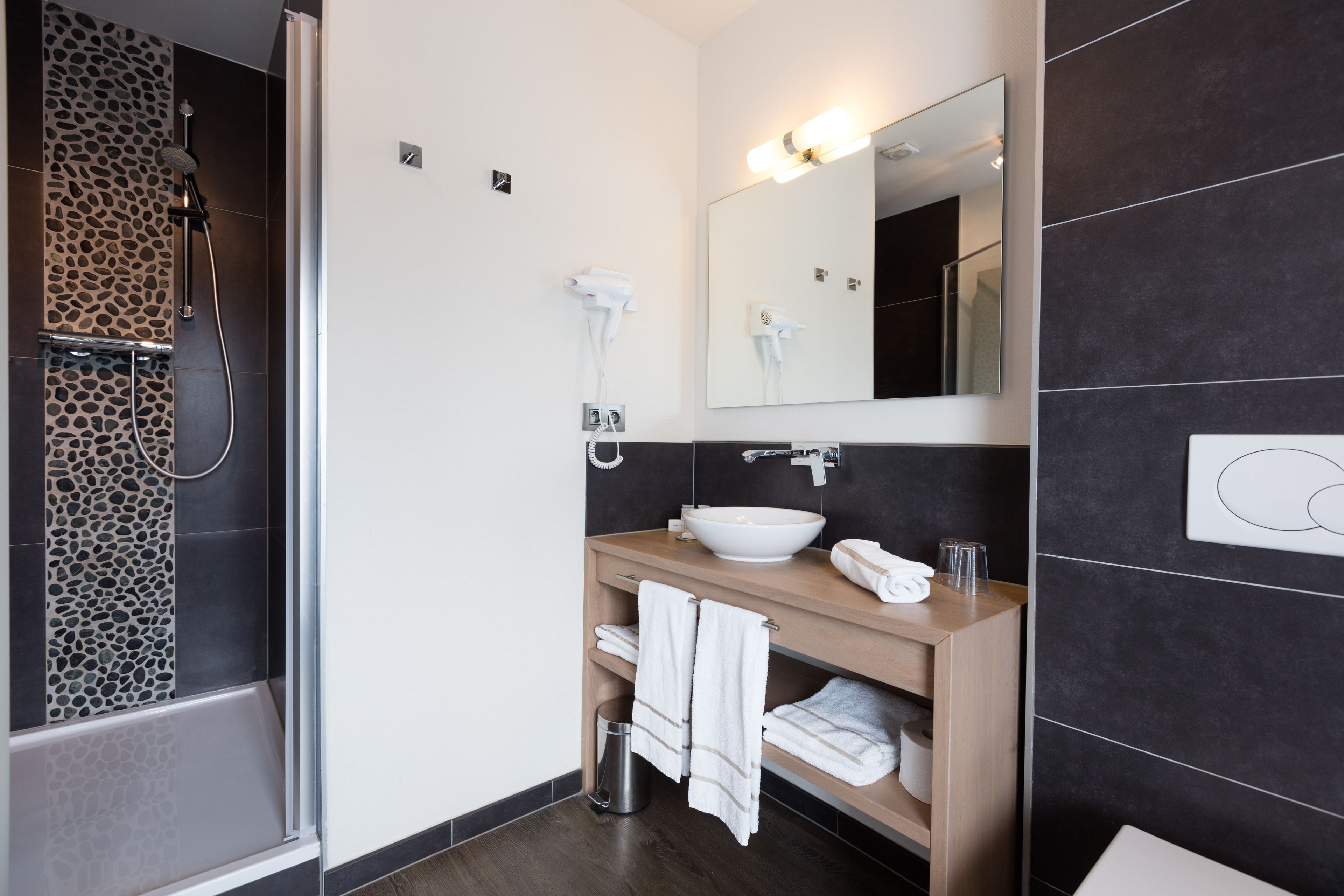 comfort room | bathroom | shower, towels