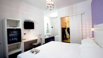 Superior Double Room | Minibar, in-room safe, desk, soundproofing
