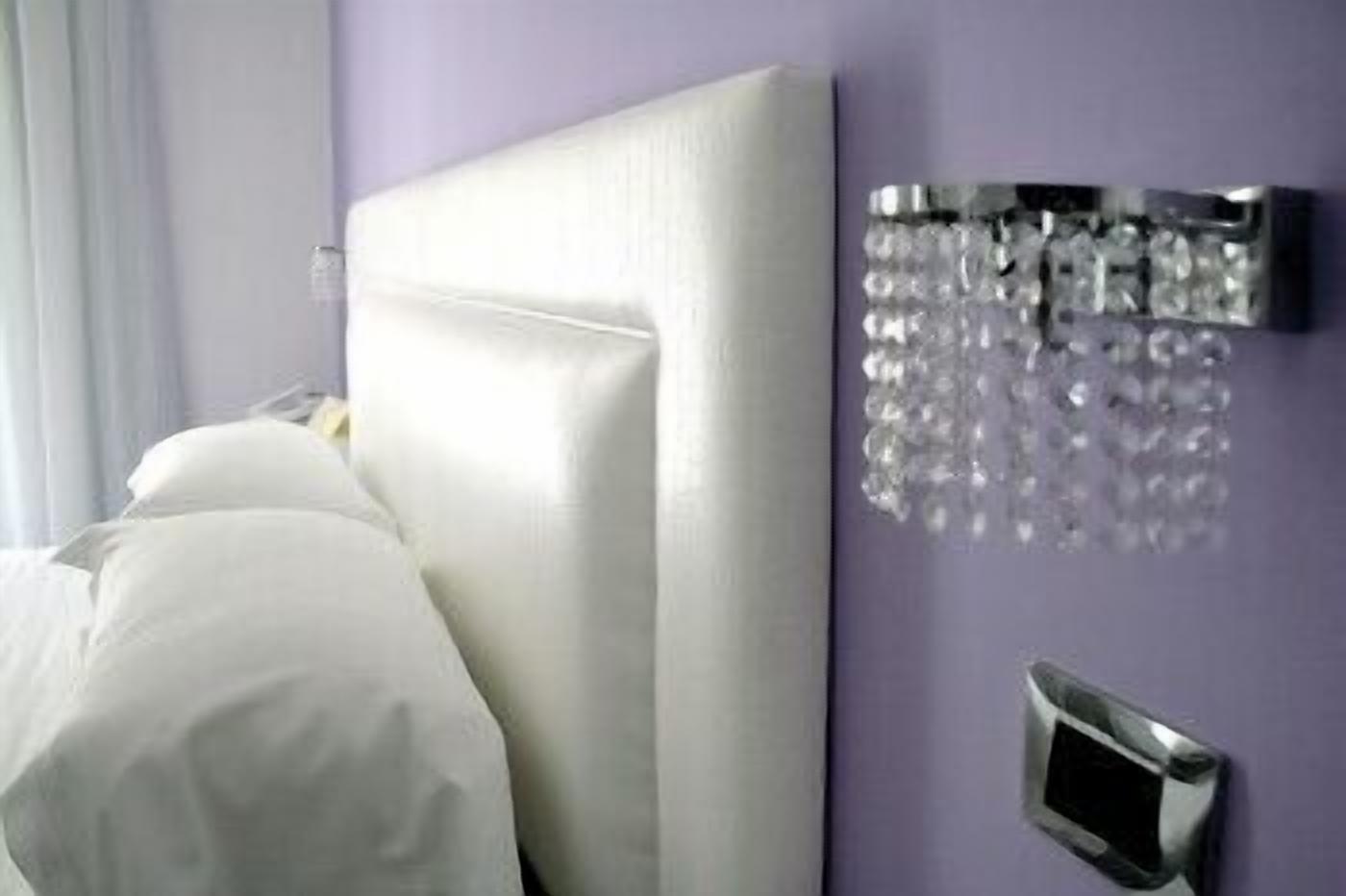 double room single use | minibar, in-room safe, desk, soundproofing