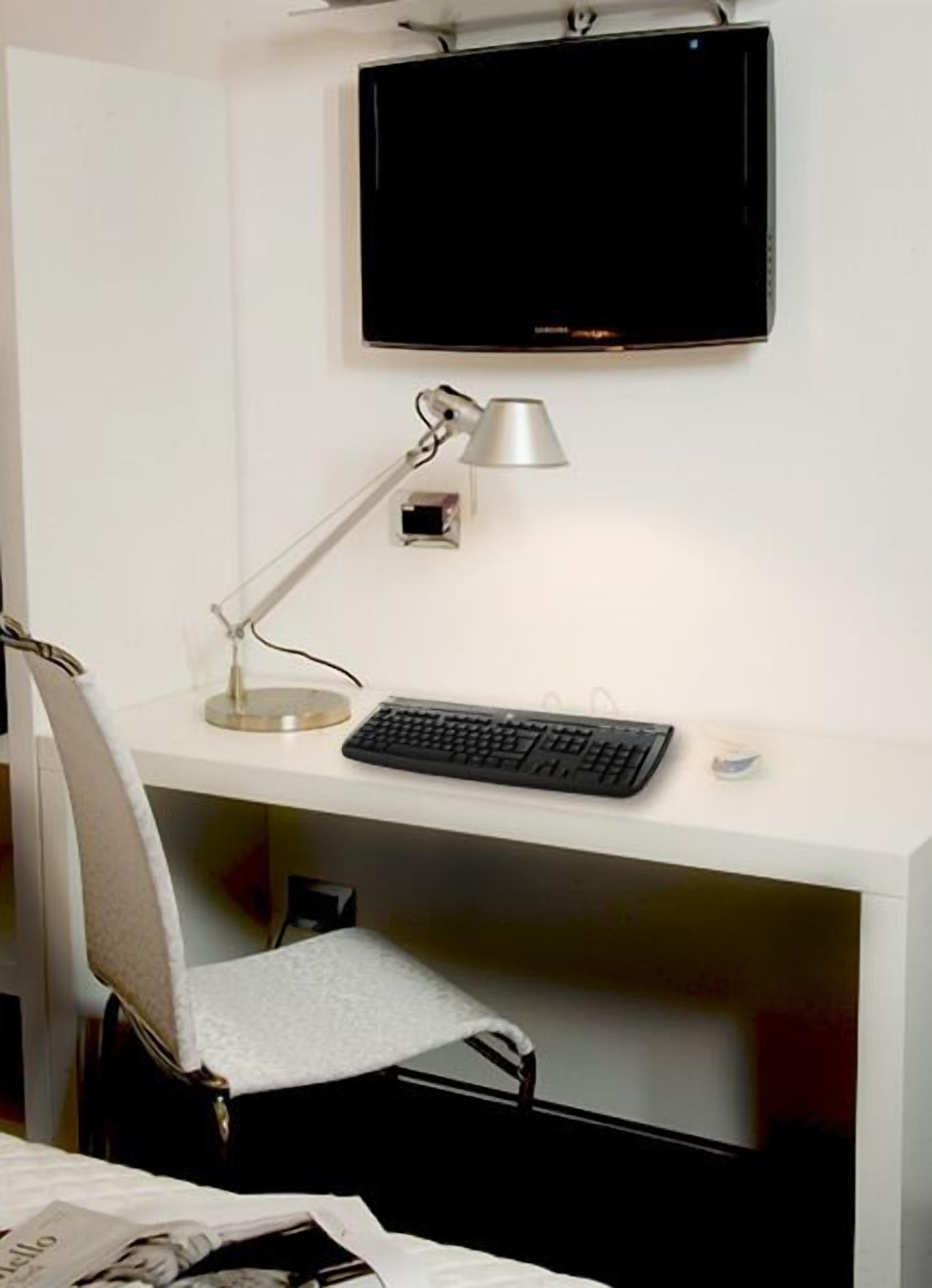 minibar, in-room safe, desk, soundproofing