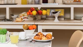Free daily continental breakfast