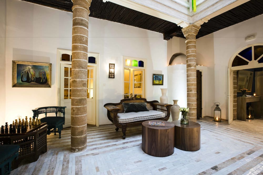 Riad Emotion