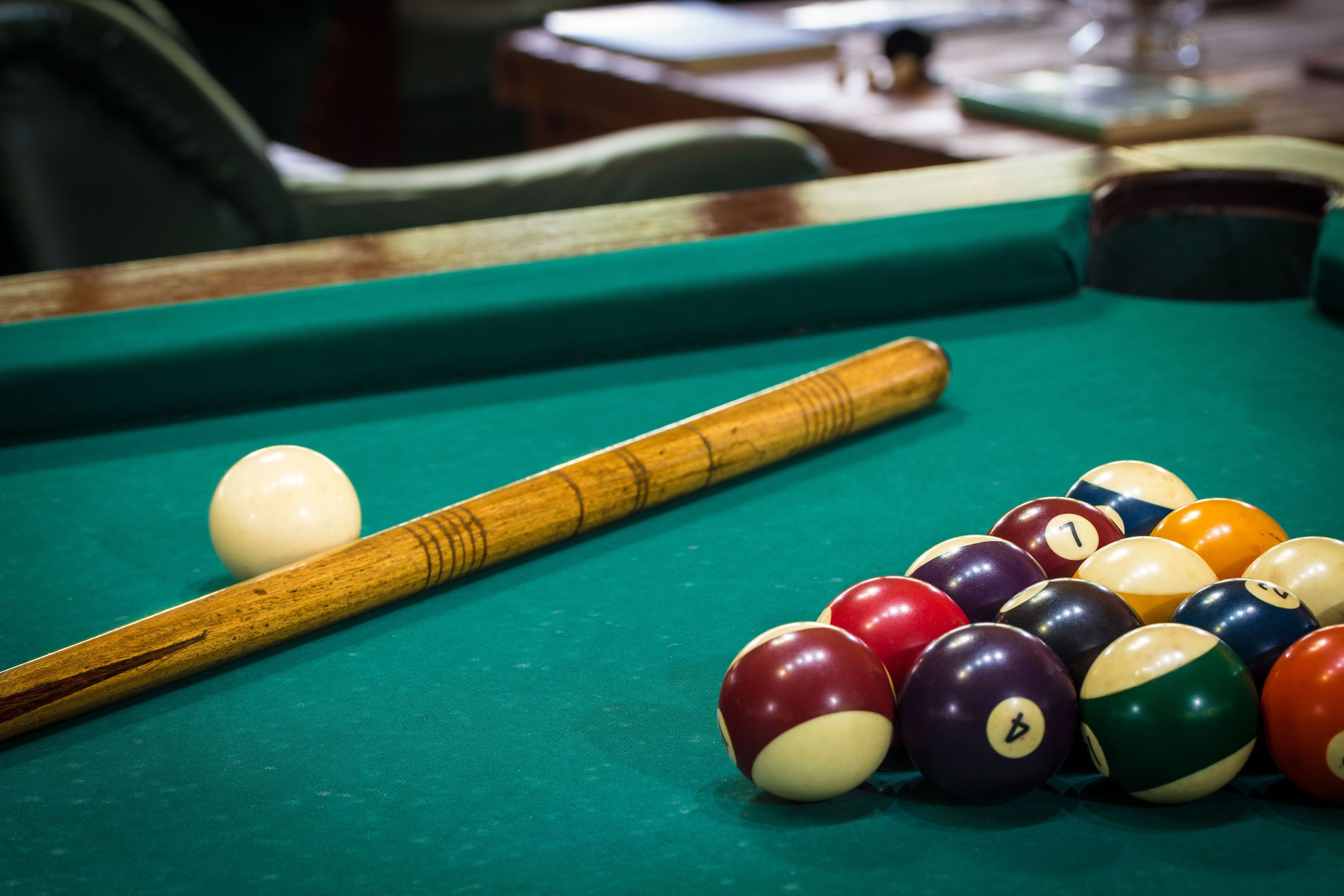 2 bars/lounges, poolside bar