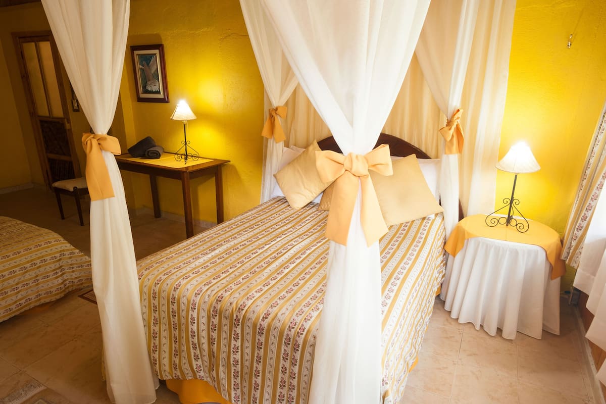 standard triple room, 1 bedroom | premium bedding, in-room safe, free wifi, bed sheets