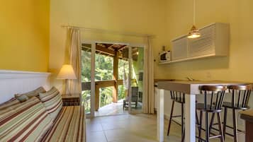 Deluxe Apartment, 1 Bedroom, Balcony | Private kitchen