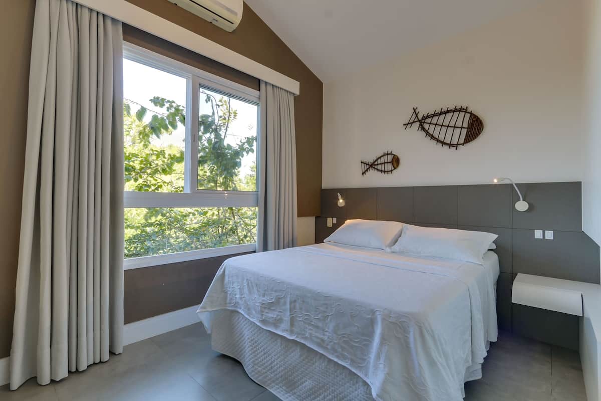 Dúplex de lujo, 2 habitaciones, balcón | Minibar y caja de seguridad en la habitación