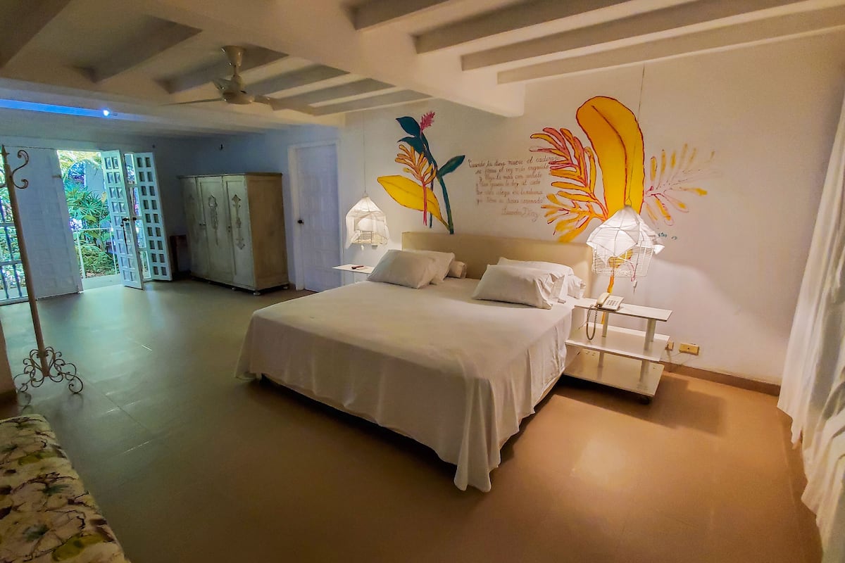 Premium kamer | 1 slaapkamer, luxe beddengoed, Select Comfort-bedden, een minibar