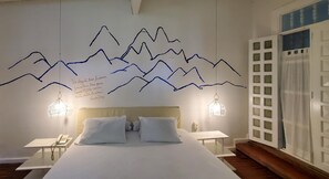 スーペリア ダブルルーム | 高級寝具、セレクト コンフォート製ベッド、ミニバー、セーフティボックス (室内)