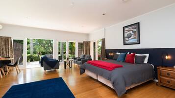 Takahe Suite | Premium bedding, pillowtop beds, individually decorated