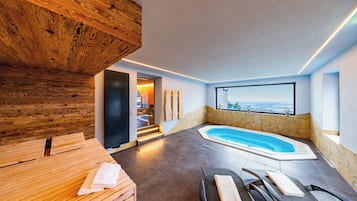 Bain à remous intérieur