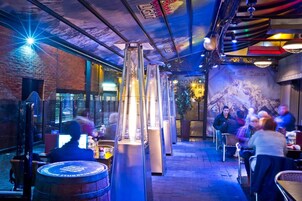 Bar (in der Unterkunft)