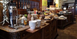 Petit déjeuner continental (19.95 EUR par personne)