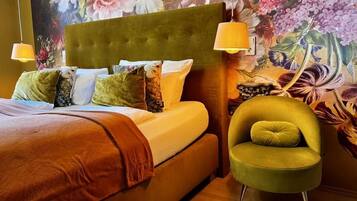 Deluxe-Doppelzimmer, 1 King-Bett, Nichtraucher, Blick auf den Innenhof (with air condition) | 1 Schlafzimmer, hochwertige Bettwaren, Tempur-Pedic-Betten