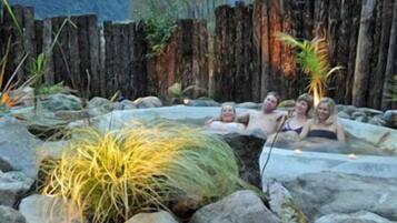 Bain à remous extérieur