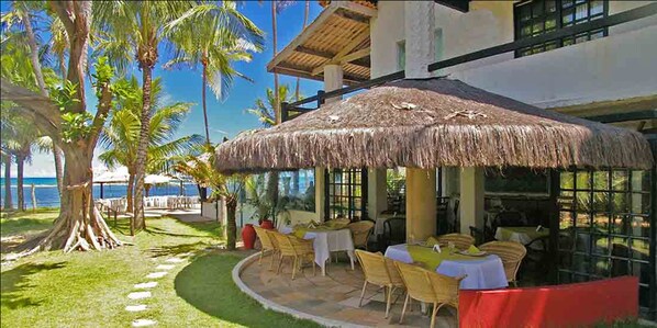 Breakfast, lunch and dinner served - Porto da Lua (Mata de São João)