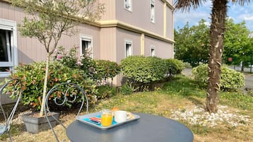 Frokostbuffé hver dag (EUR 9 per person)