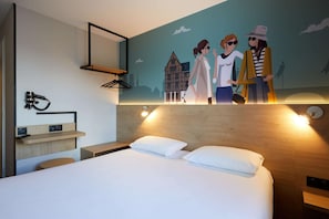 Habitació superior, 1 llit de matrimoni | 1 dormitori, planxa i posts de planxar, wifi gratuïta i roba de llit
