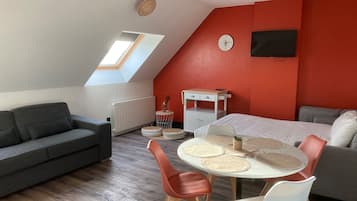 Family Room | Living area | Flat-screen TV